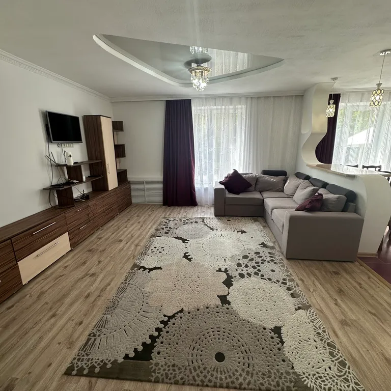 Отдыхай комфортно в гармонии с природой .

Квартира 100 кв. М.