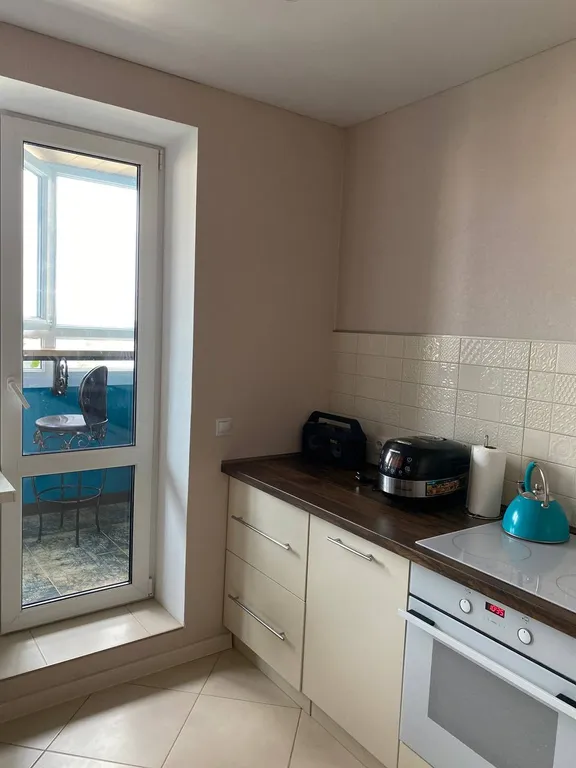 Уютная квартира с обустроенным балконом, оставит у вас на душе тепло