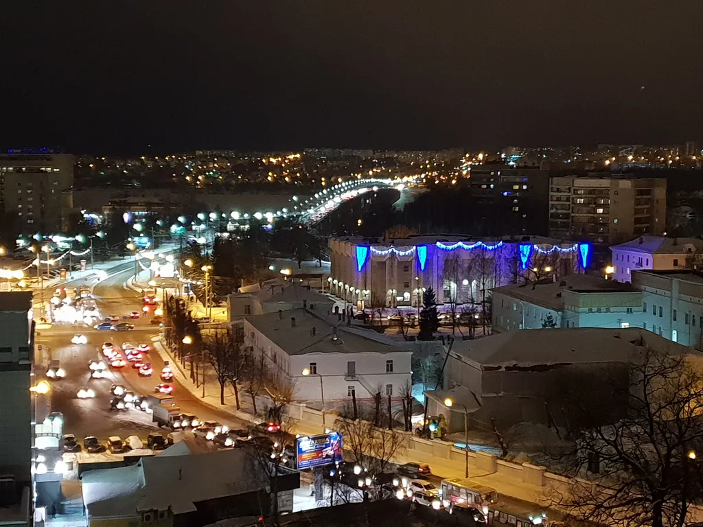 Квартира с видом на реку Волгу и мост