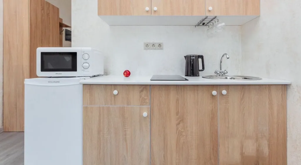 Студия с бассейном у моря