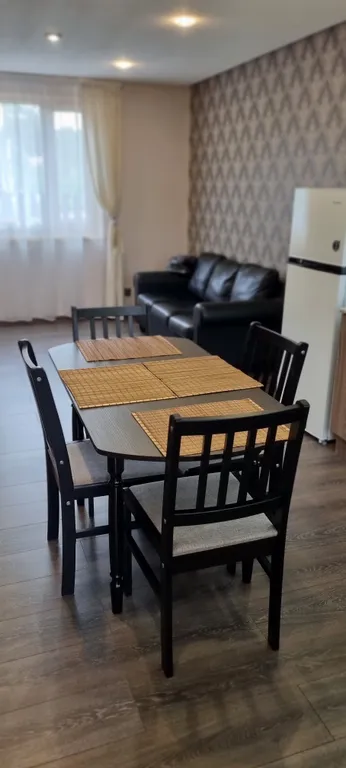 Дом возле ясеня