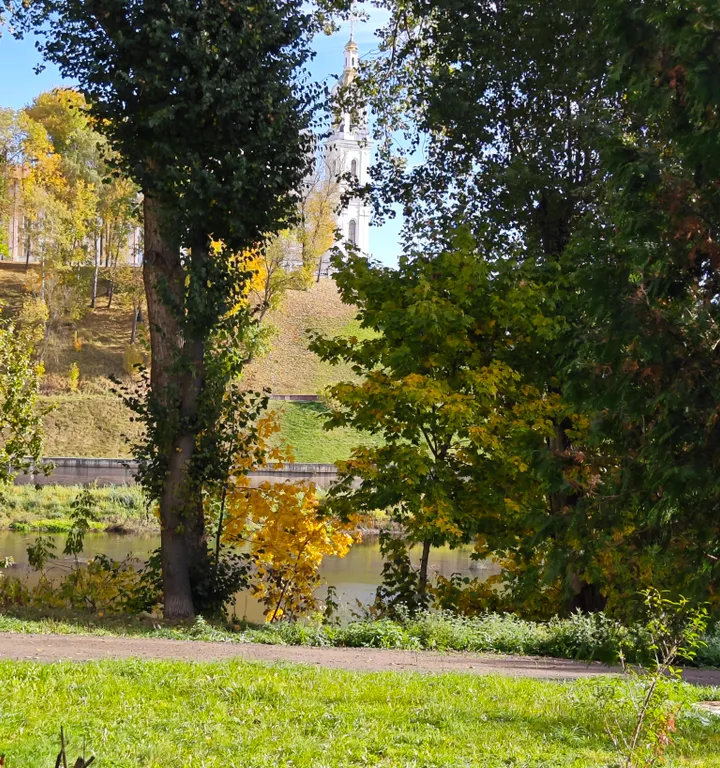 Современная однокомнатная квартира на набережной Двины