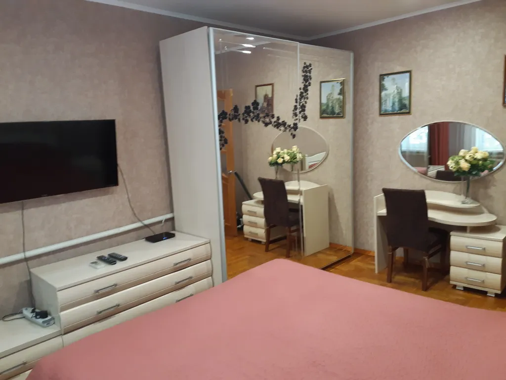 Частный дом на лето с парковкой в центре старой части города