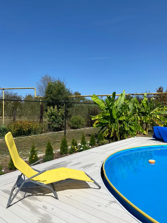 Дом у горной реки