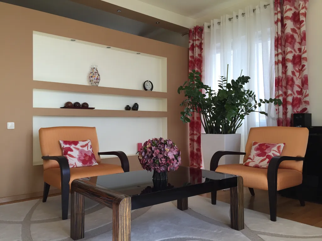 Бассейн. Живописный вид на море