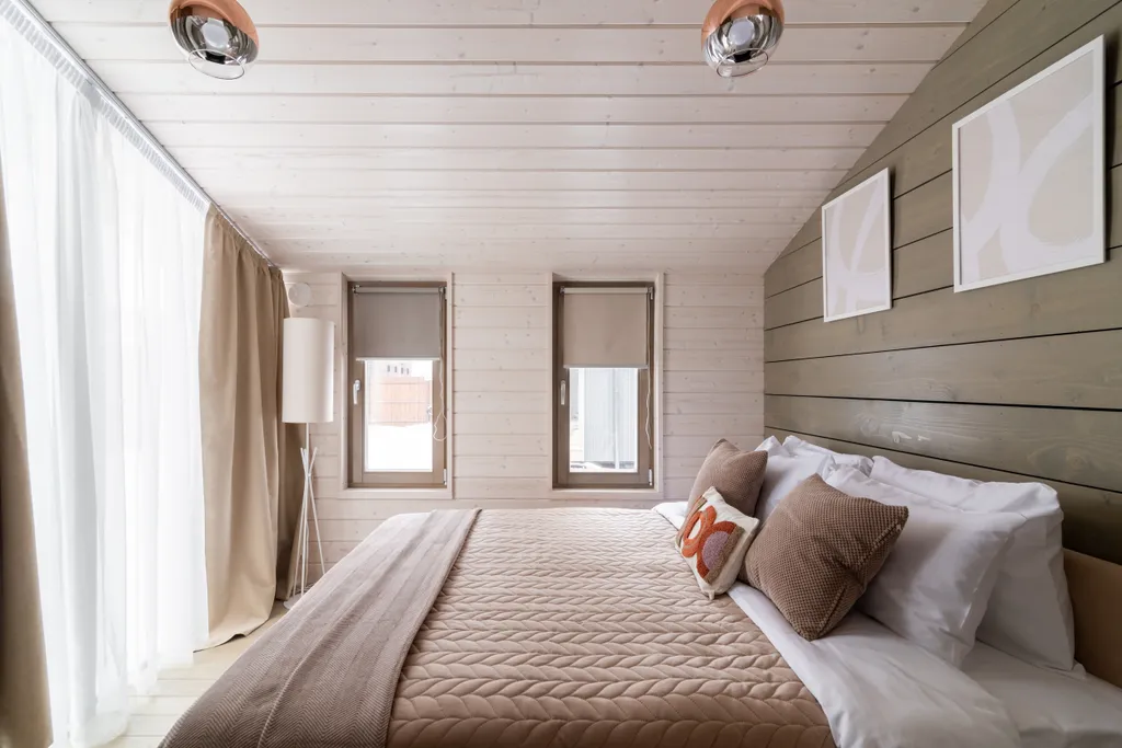 Уютный дом с панорамными окнами и видом на природу