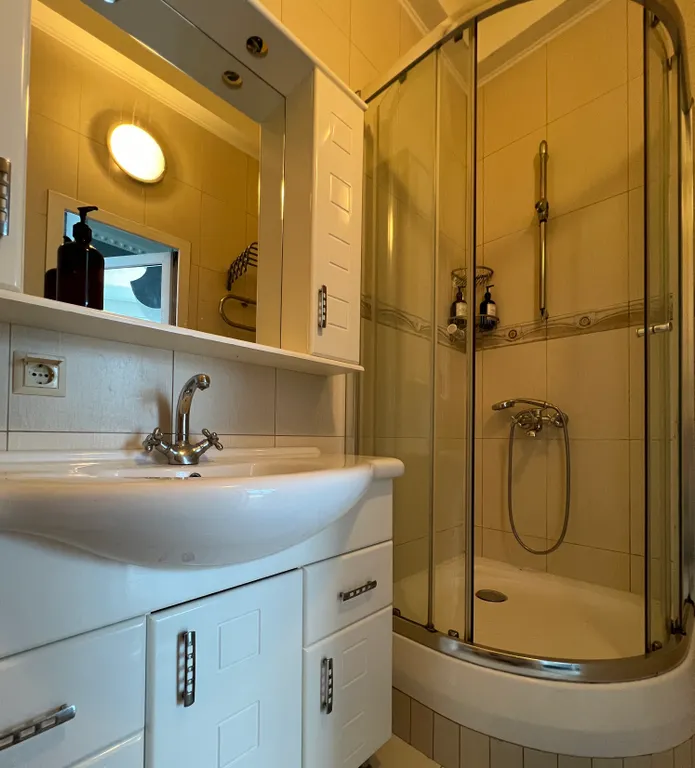 1 к.кв. пляж 10 мин Парк Победы Херсонес не берем плату за уборку