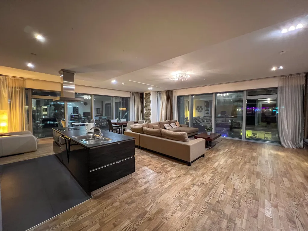 Угловые 3-комнатные апартаменты в Москва сити на 52 этаже