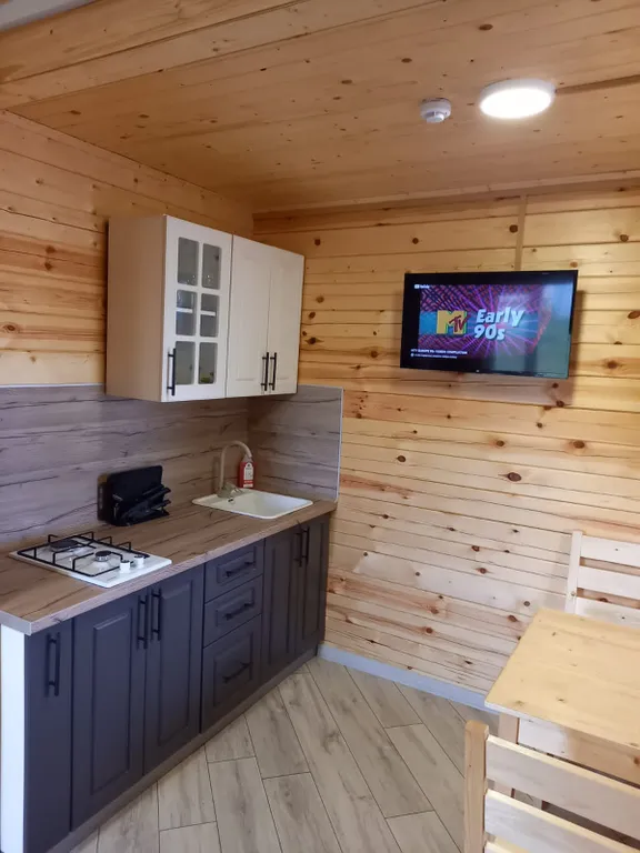 Новый дом-сруб у реки в живописном месте, баня, банный чан, рыбалка