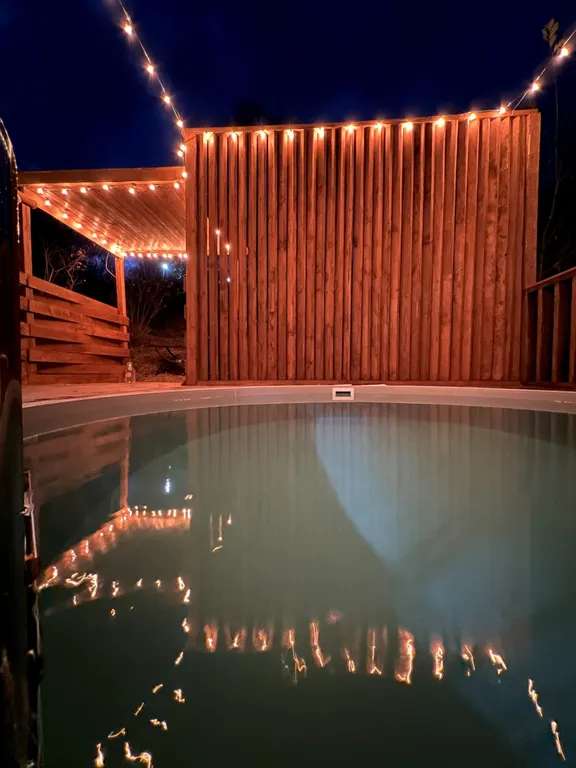 Сафари-тент с подогреваемым бассейном