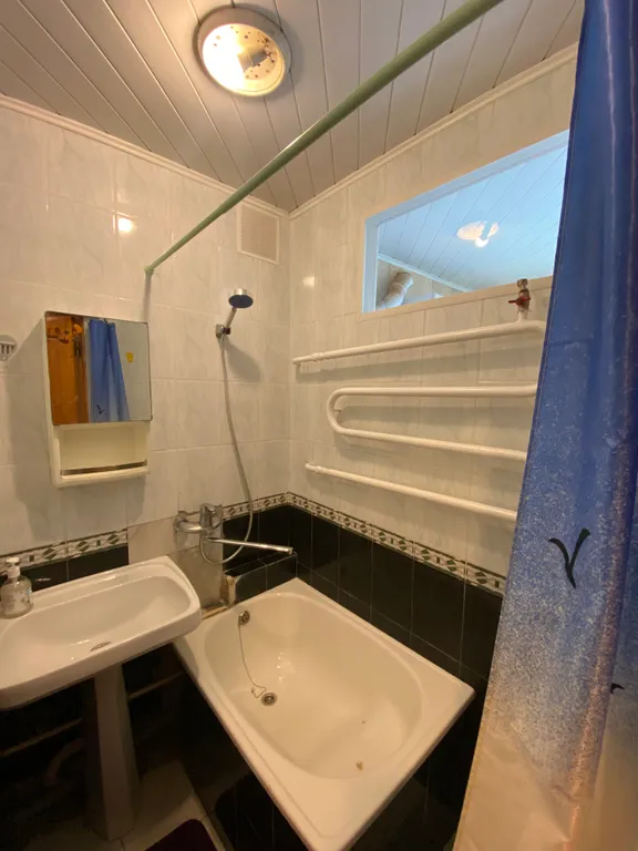 Скромная 2-комнатная квартира рядом с новым пляжем Кристалл