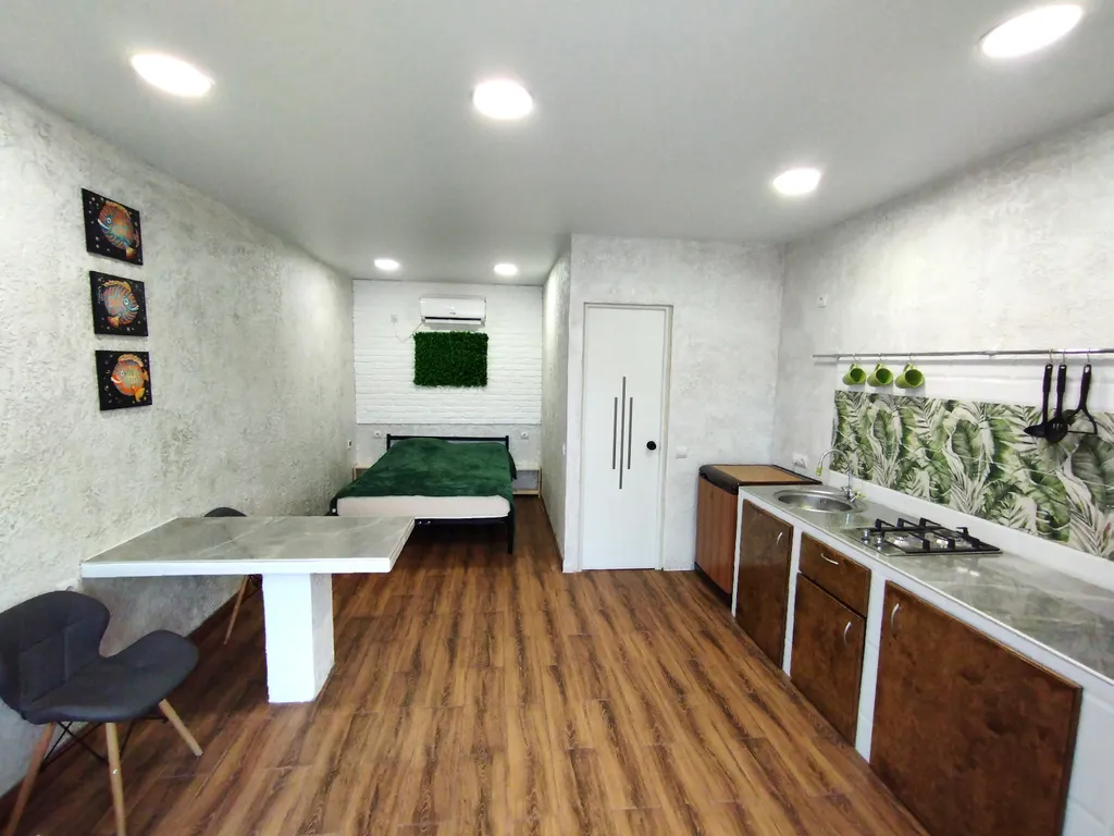 Отдельный современный домик на своём участке