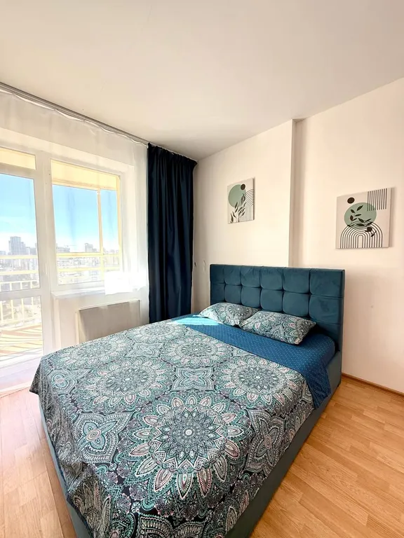 Квартира Высокий этаж, рядом метро — аренда посуточно в Екатеринбург