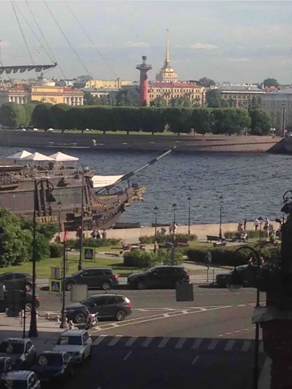 Квартира Дизайнерская квартира с видом на Стрелку — Санкт-Петербург