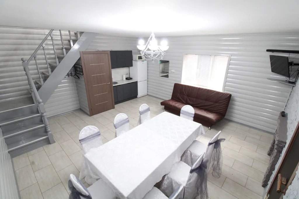 Дом для отдыха с сауной, бассейном, бильярдом