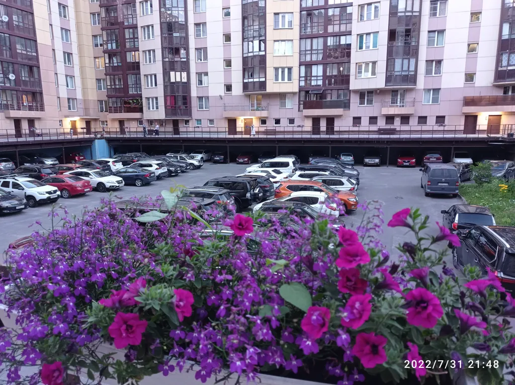 Семейная Комната с Лоджией,где Курить можно.Элитный дом,охрана.Лифт