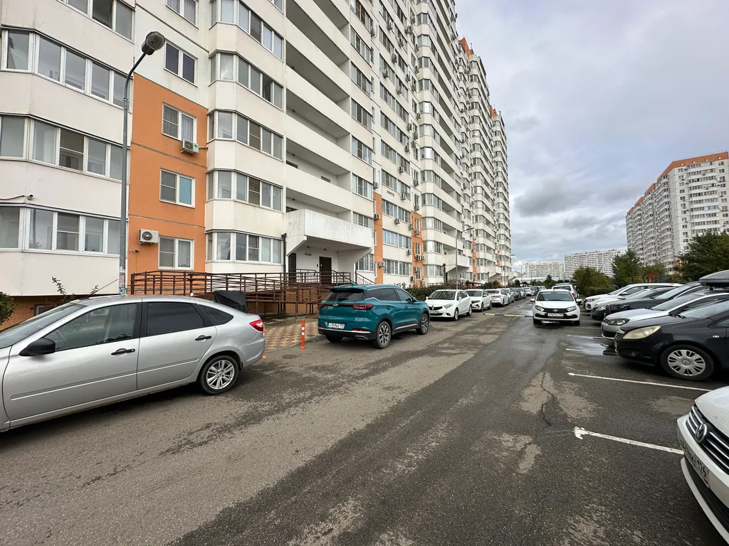 Квартира Уютная квартира в 5 минутах ходьбы от Парка Галицкого — Краснодар