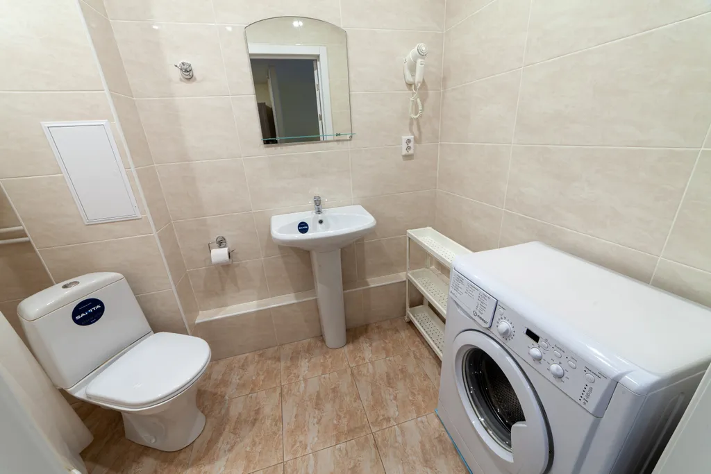 Большая студия со спальней