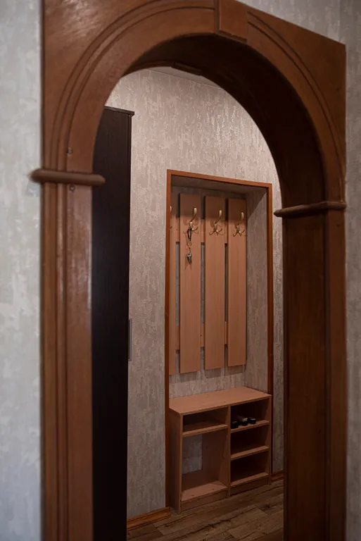 Центрее не бывает! Сразу за памятником ленина в стиле есенинская русь