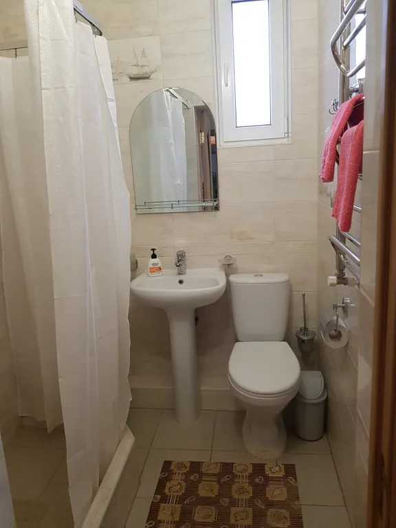 Большой Дом с отдельным двором и парковкой