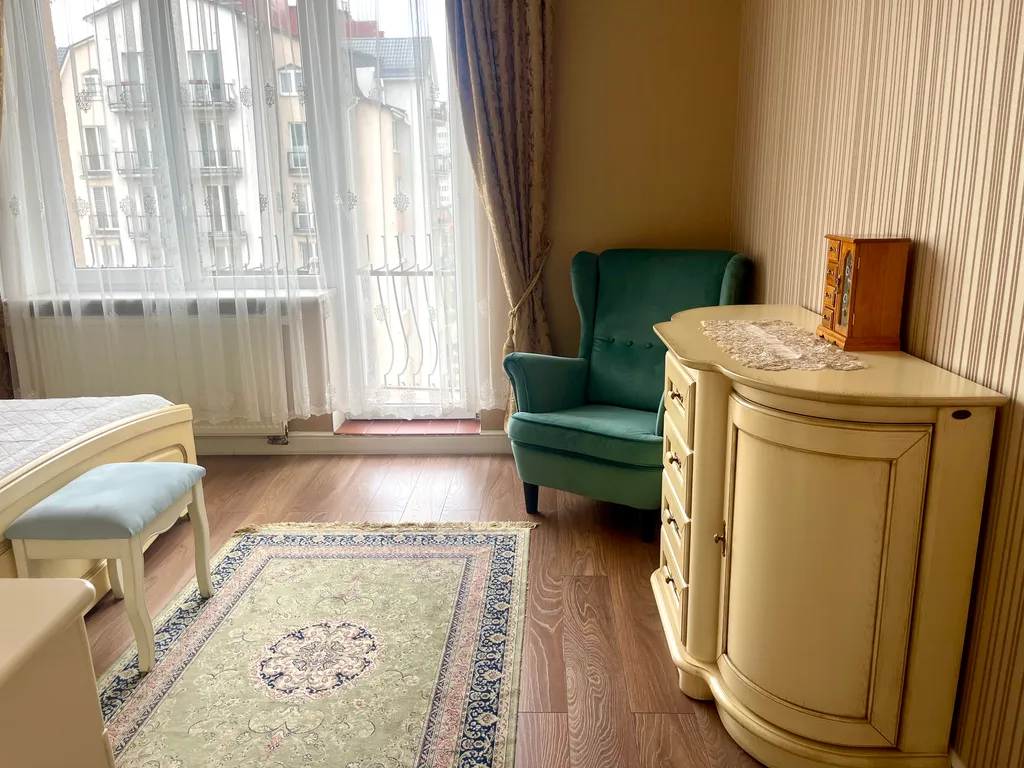 Просторная 3-к квартира в центре Калининграде