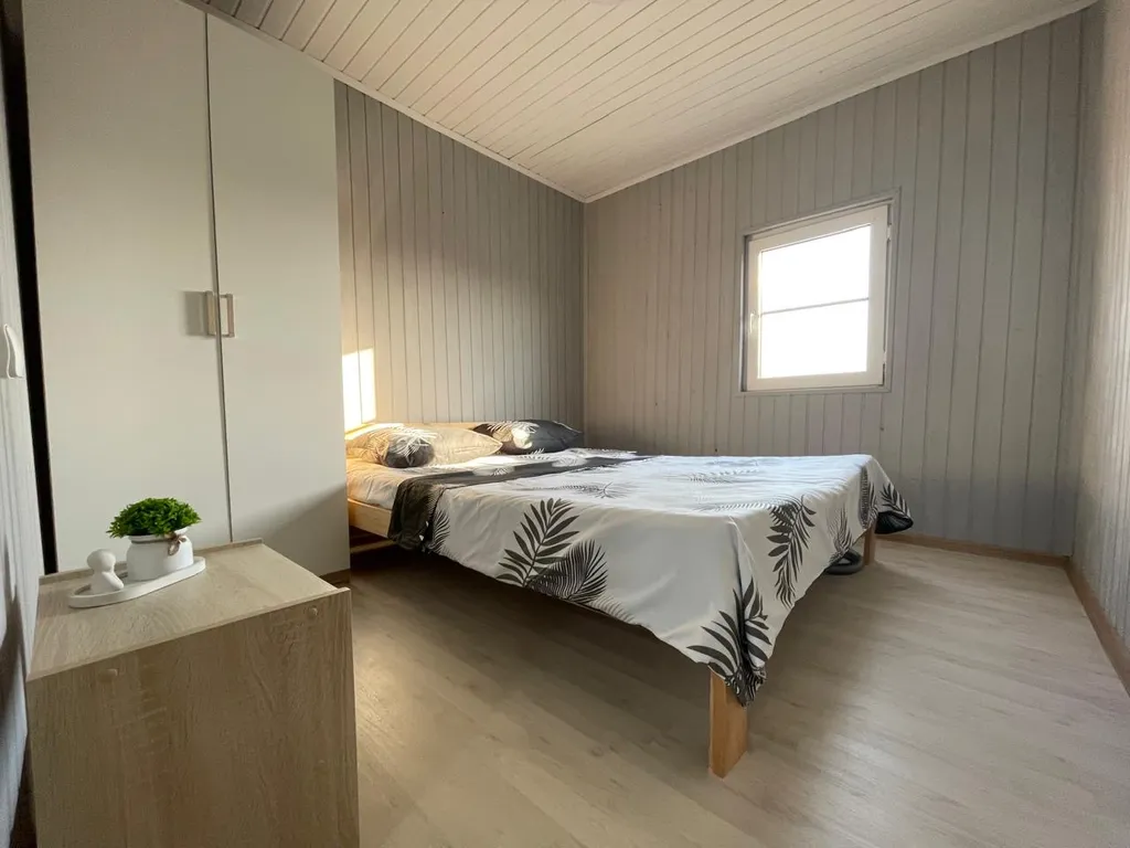 Домик возле моря