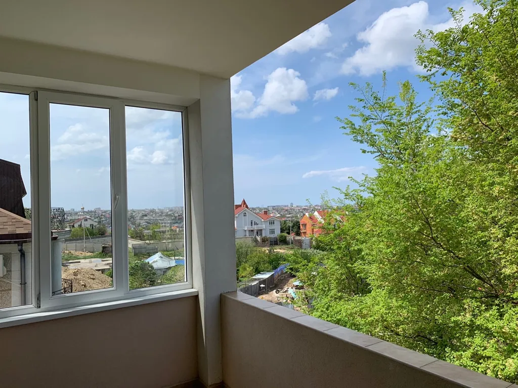 Новенькие светлые апартаменты с террасой и видом на парк