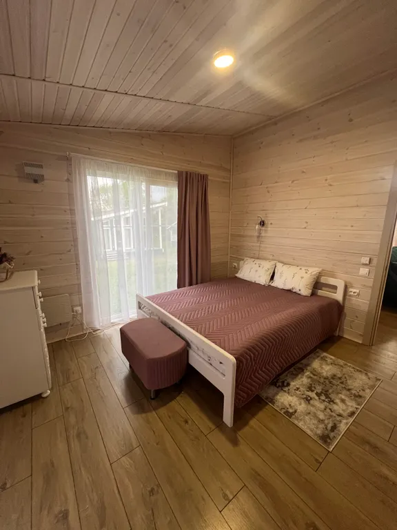 Просторный дом Елка с панорамными окнами в тихом месте