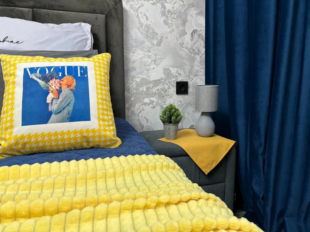 Стильная студия с красивым видом на город