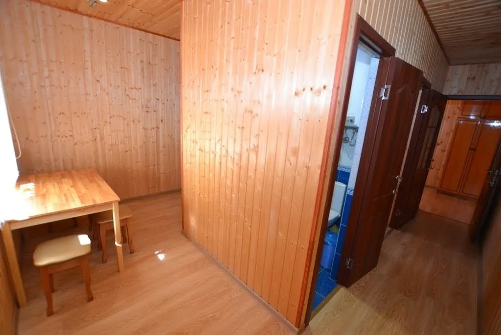 Двухкомнатная квартира с балконом на втором этаже #3