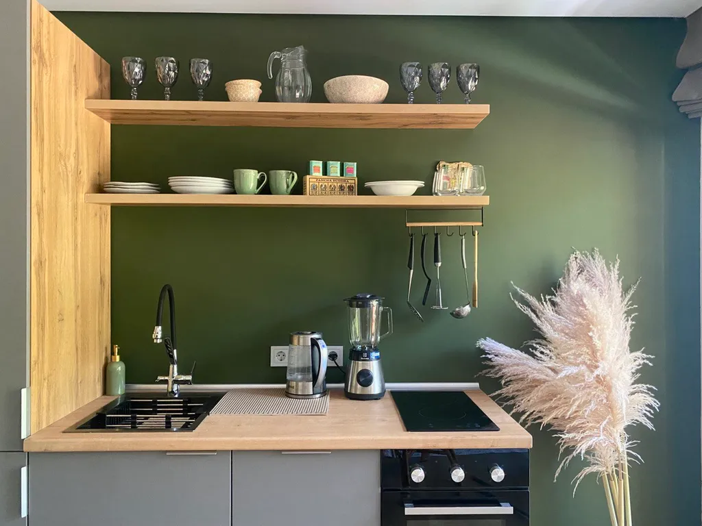 Студия с видом на озеро