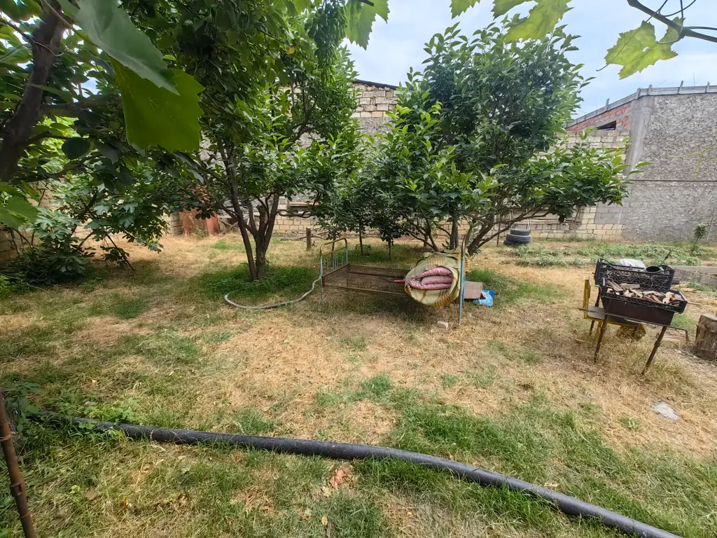 Просторный дом с зоной барбекю