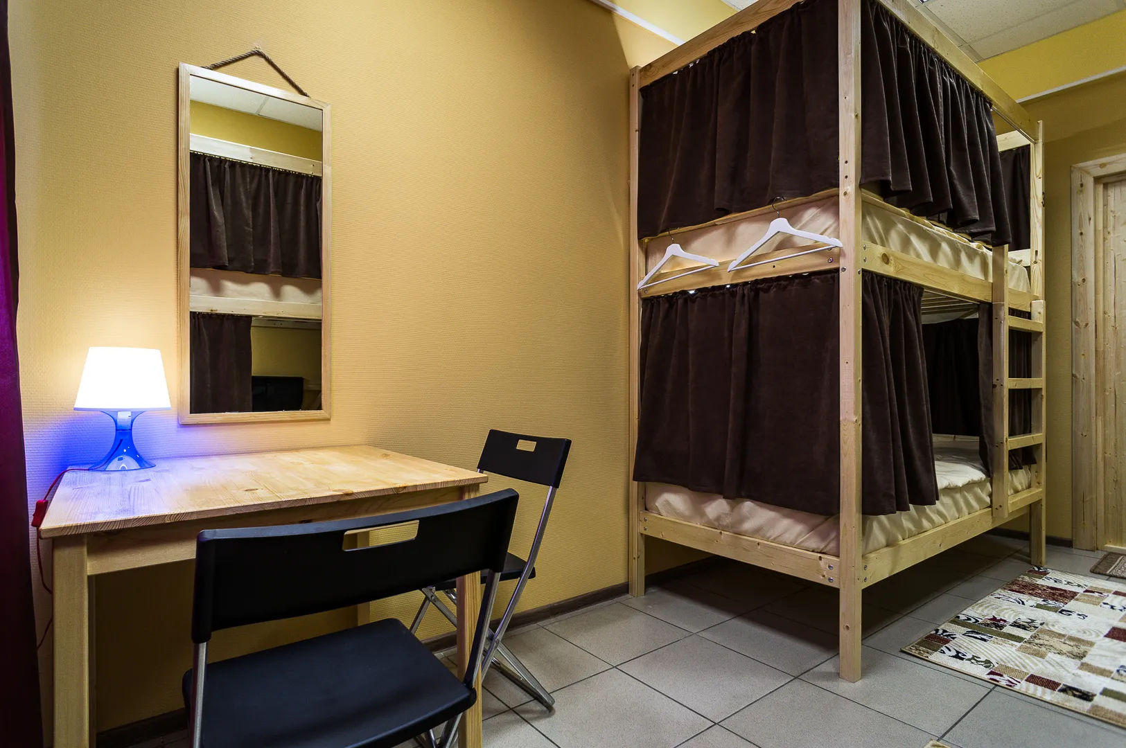 В каждом номере установлены просторные «королевские кровати» размером 200*90