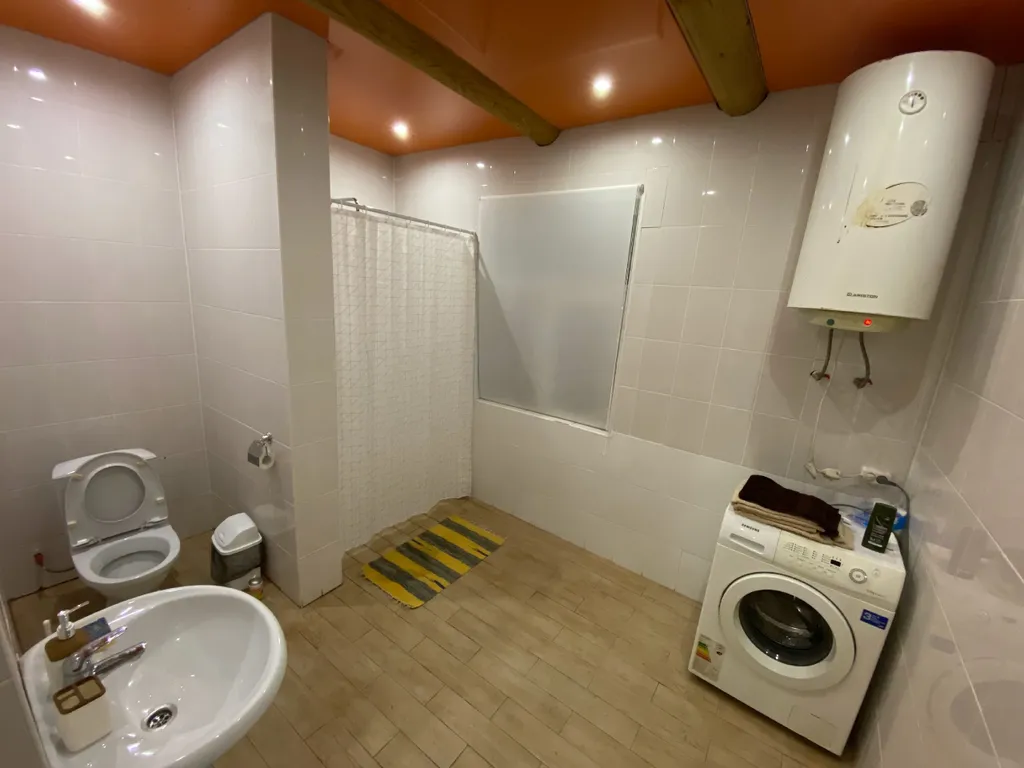 Дом с прудом