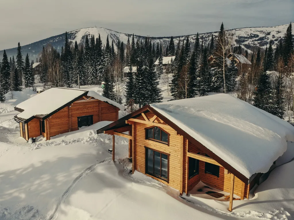 Частный дом рядом с горой