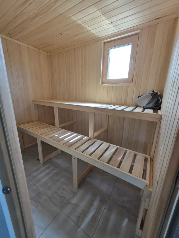 Коттедж на огромной территорией