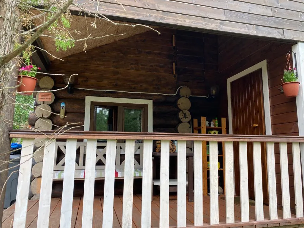 Дом на берегу озера