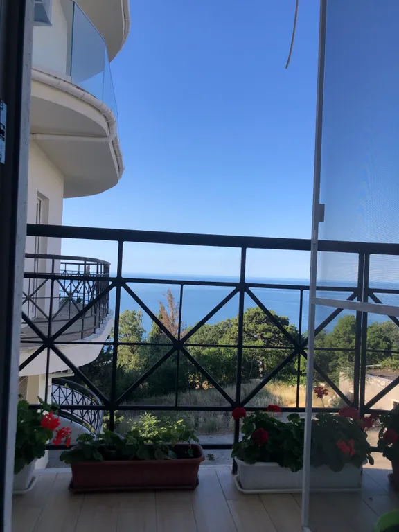 Квартира с видом на море и горы