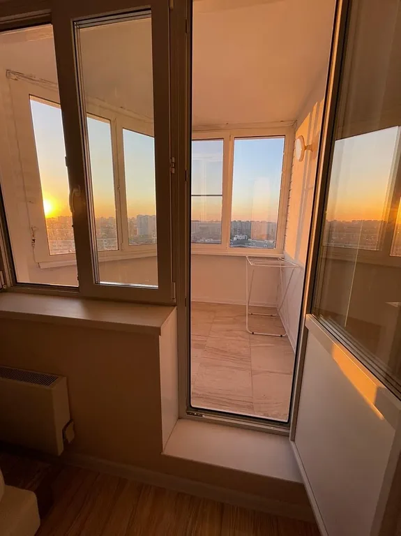 Комната для женщины или девушки рядом с метро