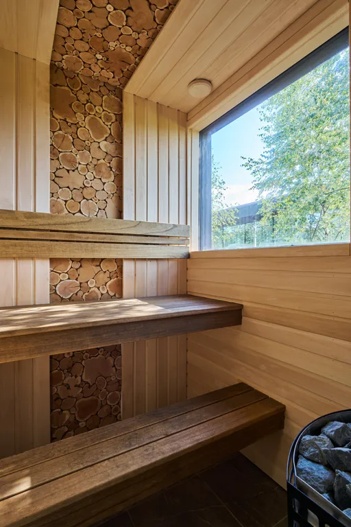 Большой панорамный дом с камином и сауной