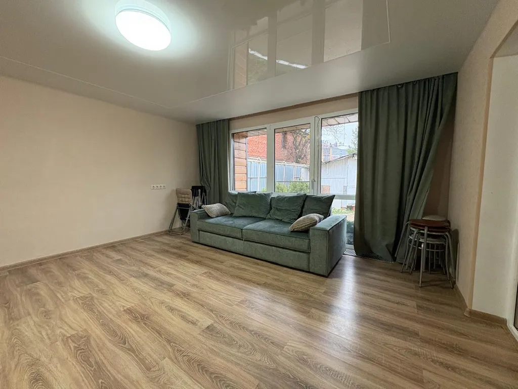 Уютный дом в прибрежной зоне рядом с центром  города