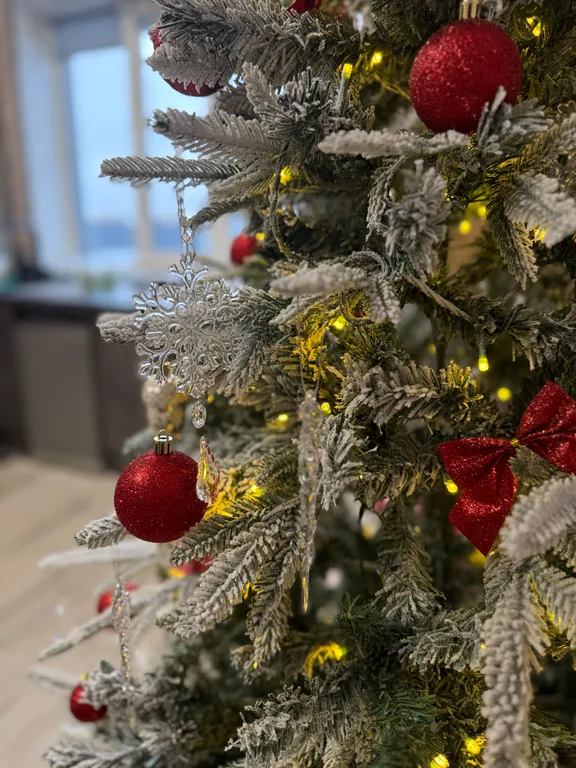 Современный коттедж в пригороде с баней и горячим чаном