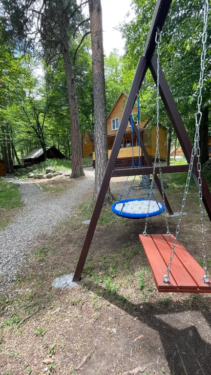 Уютный Дом в лесу с камином.