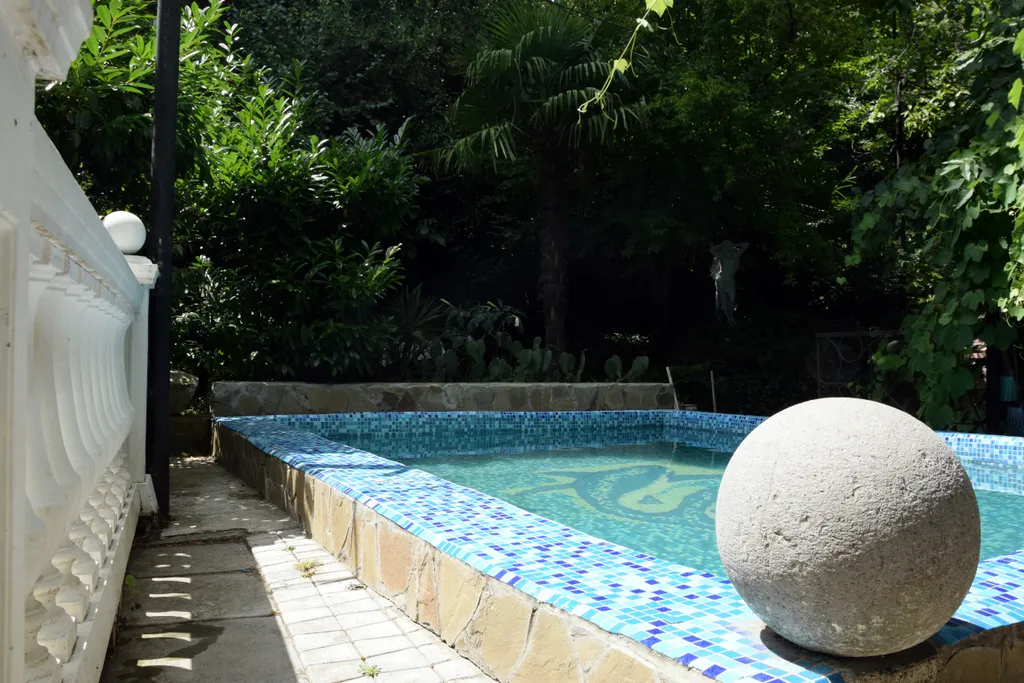 Двухкомнатный домик с видом в сад