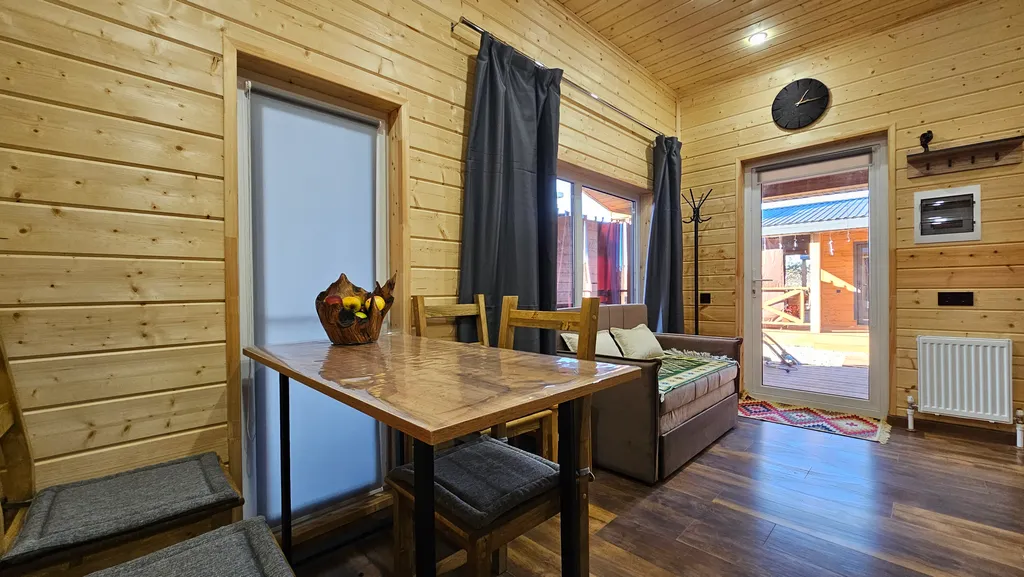 Дом с двумя спальнями и тёплым бассейном