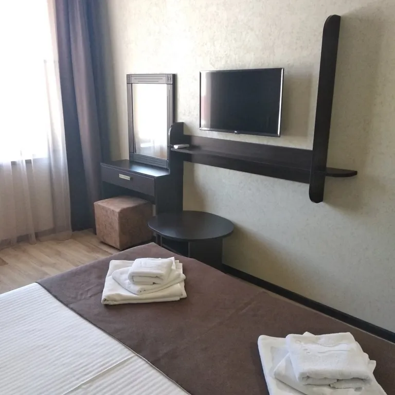 Двухместный без балкона с большим окном