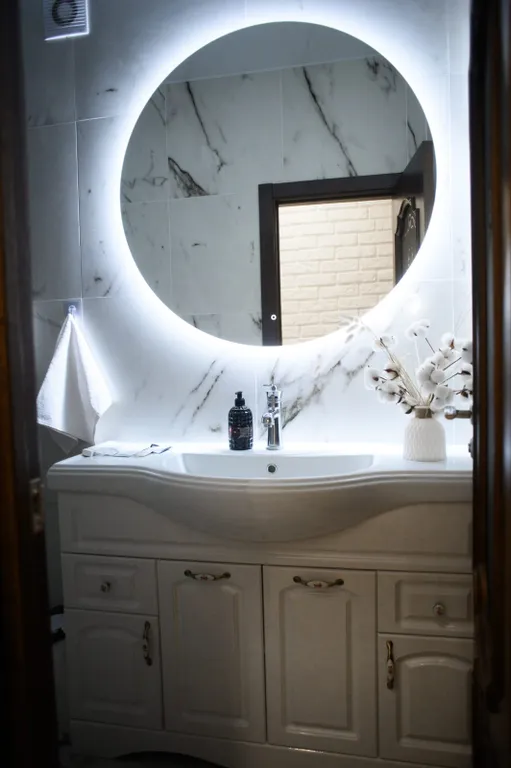 Просторный комфортабельный коттедж в центре города с банным чаном