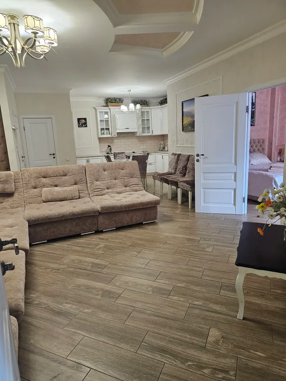 Апартамент в центре рядом с подъемником с балконом