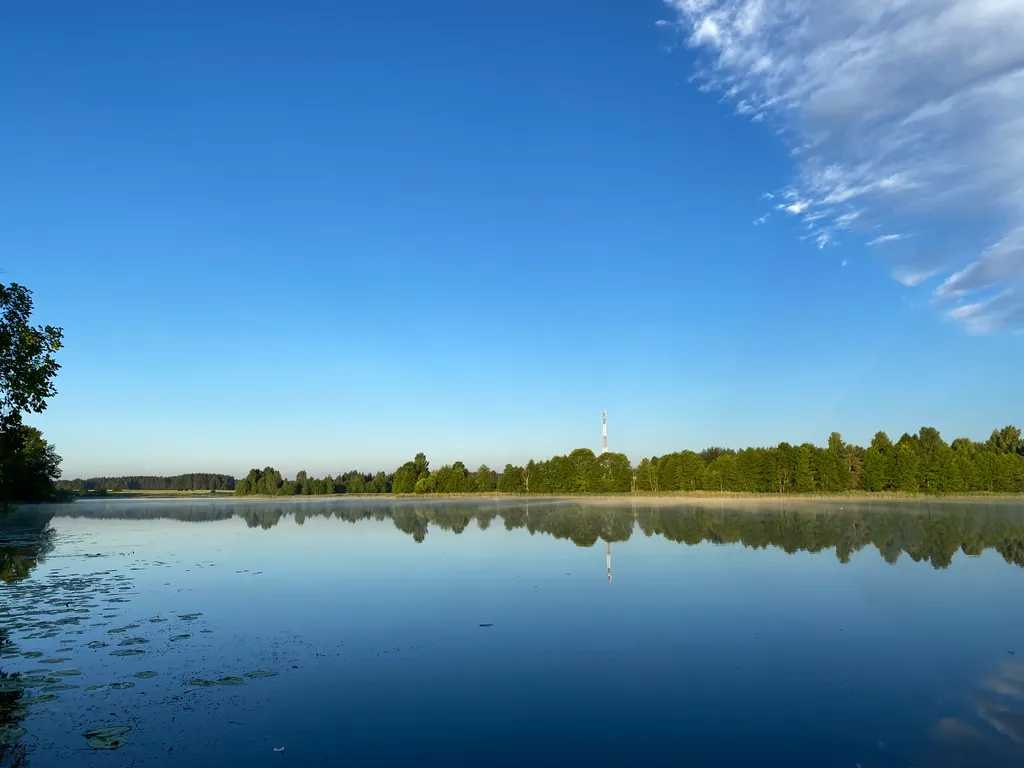 Деревянный комфортабельный дом на берегу озера
