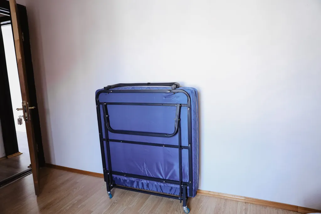 Двухместный номер с 2 отдельными кроватями эконом и общим санузлом